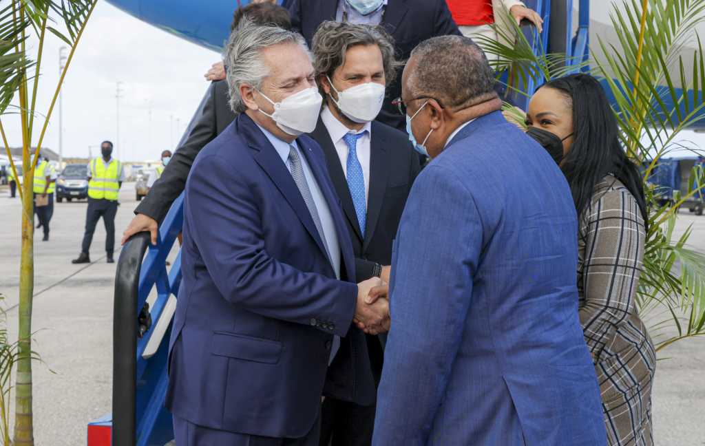 Desde Barbados, Alberto F. dijo que confía en que CFK "va a acompañar el acuerdo con el FMI"