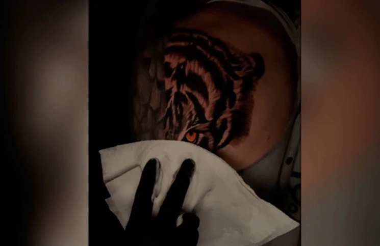 Se hizo un tatuaje “ultra realista” de un tigre y es tan real que sorprende
