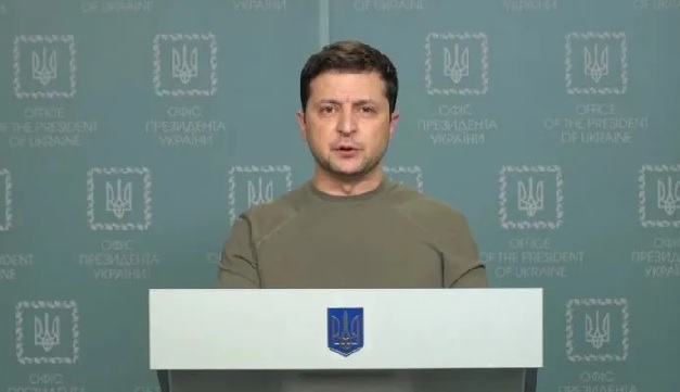 Kiev está rodeada y Zelensky pide ayuda a europeos "con experiencia de combate"