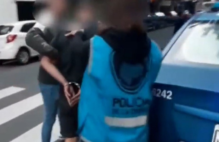 Belgrano | Arrestaron a siete hombres (uno de ellos armado) en la cuarentena obligatoria