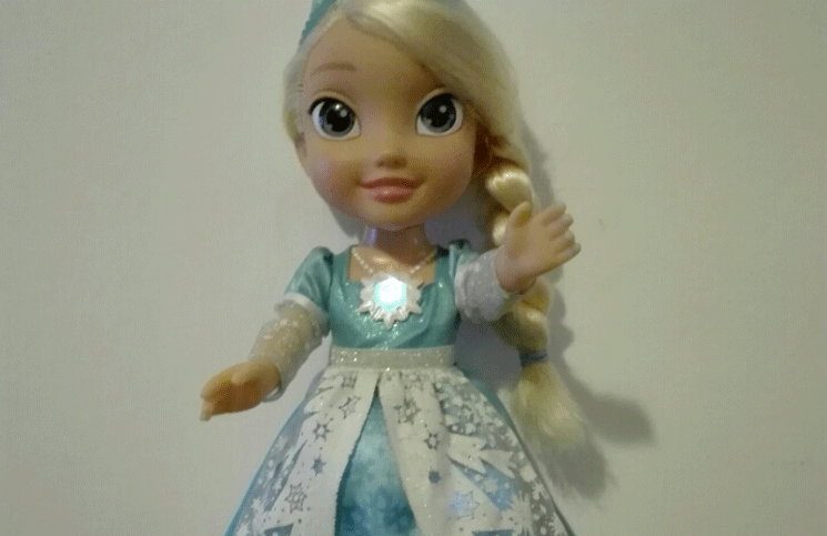 La muñeca embrujada de “Elsa”: sus dueños la tiran y ella vuelve
