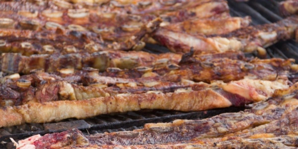 Los secretos para calcular la porción justa de carne para el asado: cuántos gramos por persona