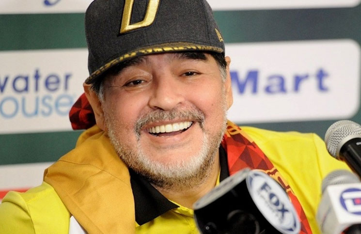 El video de Maradona caminando por primera vez tras su operación: “Volví a caminar como cuando tenía 15”