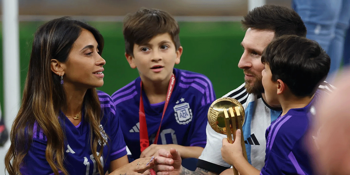 Salió a la luz el apasionado beso entre Messi y Antonela Roccuzzo tras el triunfo de Argentina en el Mundial Qatar 2022