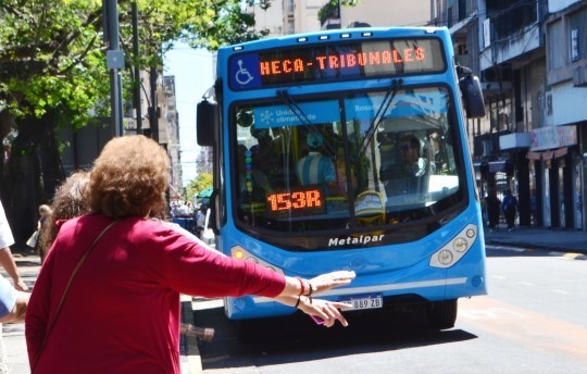 Rosario: 21 días de paro de colectivos y crecen las quejas entre los usuarios | Radio Mitre