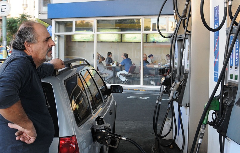 La Cámara de Empresarios del Combustible asegura que hay un atraso del 13%  en los precios de las naftas | Radio Mitre