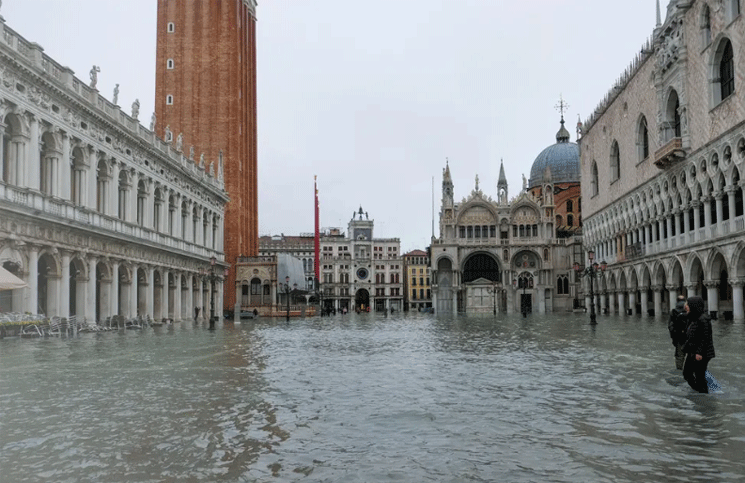 Venecia atraviesa una de las peores inundaciones desde 1966