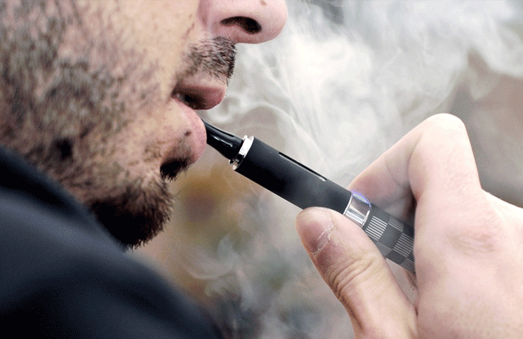 Crece la preocupación por la enfermedad que ataca a los “fumadores” de cigarrillos electrónicos