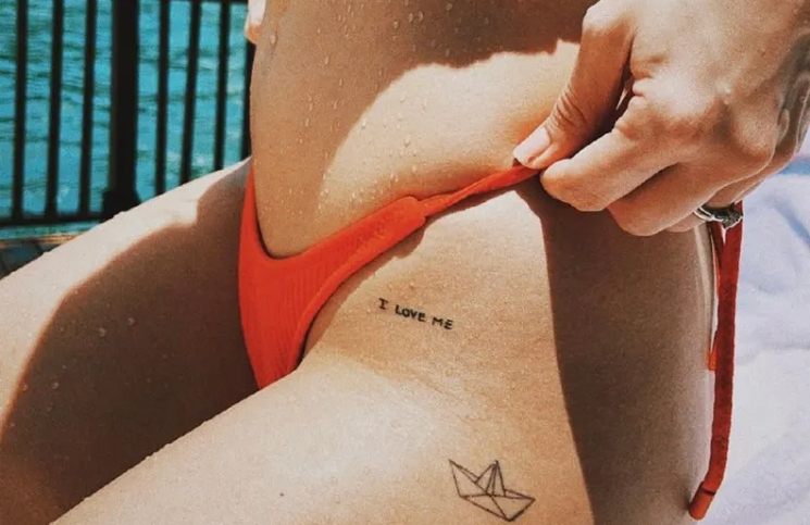 Evaluna posó de perfil y dejó en primer plano el tatuaje que tiene en su hombro: qué significa