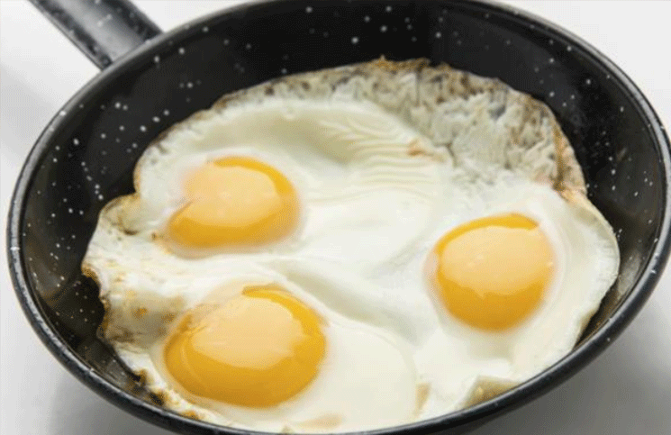 Huevos fritos, pero sin aceite una receta sana y deliciosa