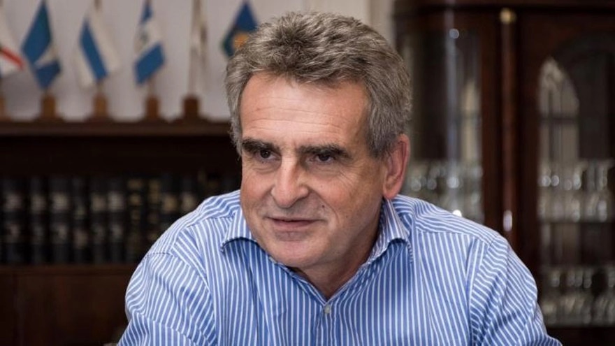 “Me enteré por la televisión”, Agustín Rossi habló sobre su salida del Ministerio de Defensa