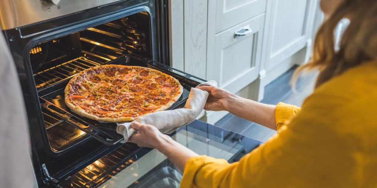 Lo que no se debe hacer al sacar la Pizza del horno: “Activamos protocolo”