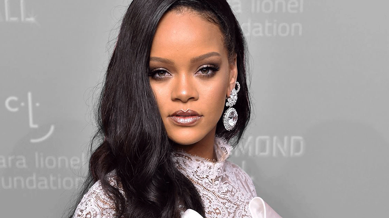 Rihanna y las fotos que prueban que no le importa tener el "cuerpo perfecto"
