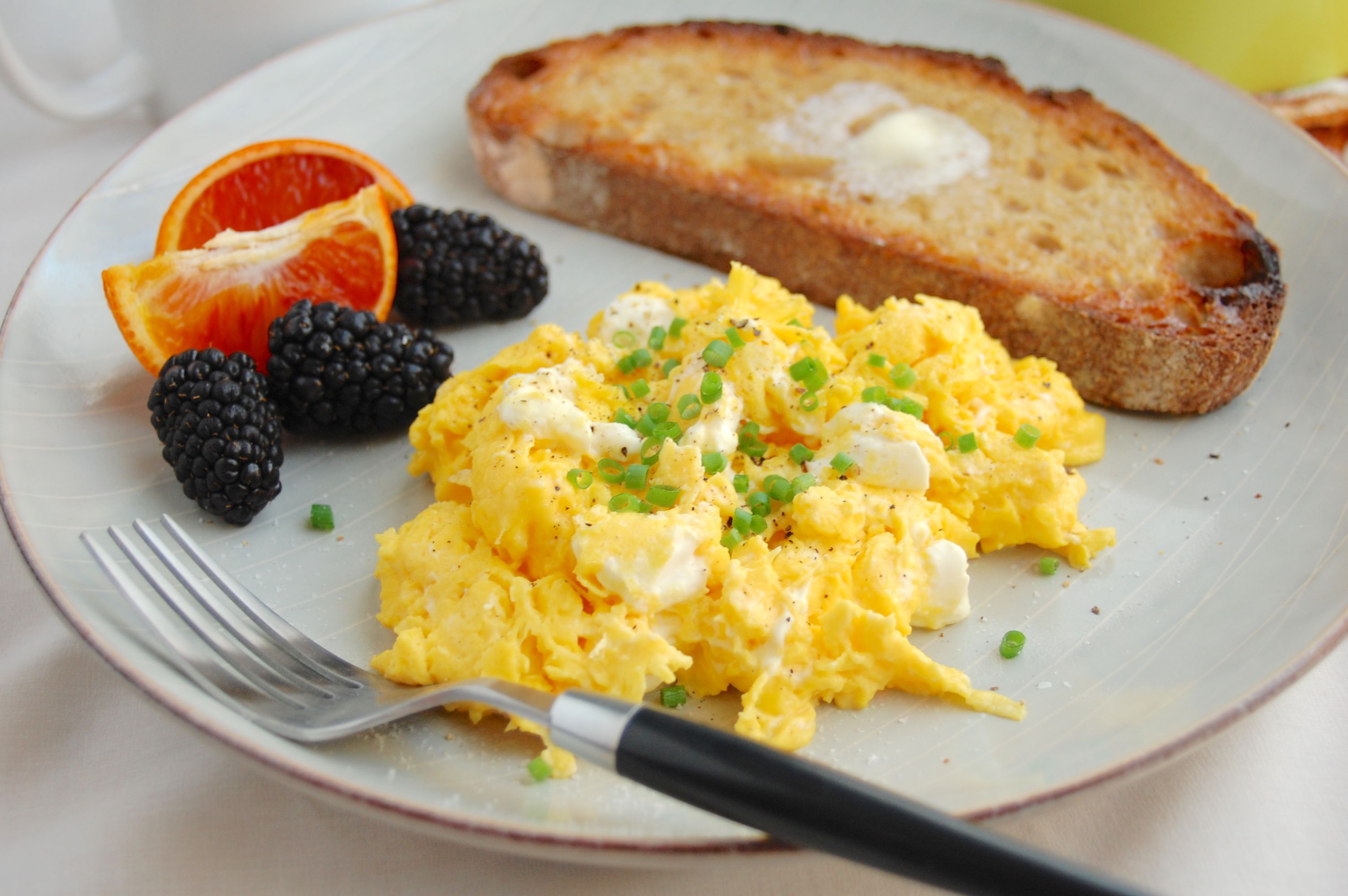 Cómo hacer huevos revueltos para el desayuno o un almuerzo express | Radio  Mitre