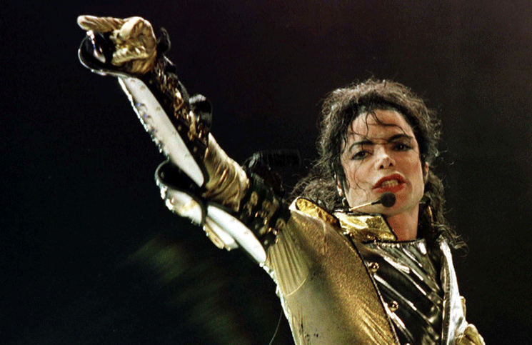 Revelan el motivo por el que Michael Jackson usaba máscaras y cinta adhesiva en su nariz
