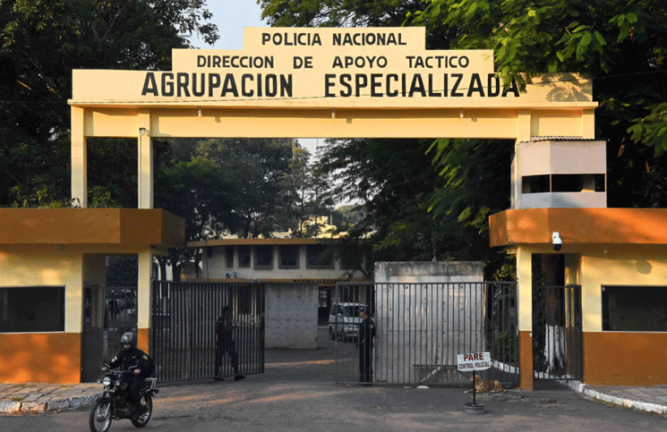 Se filtró la primera foto de Ronaldinho en la cárcel de Paraguay y su gesto sorprendió