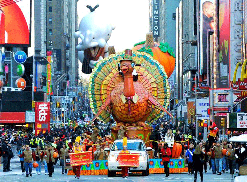 Desfile de los almacenes Macy's por las calles de Manhattan el día de Acción de Gracias