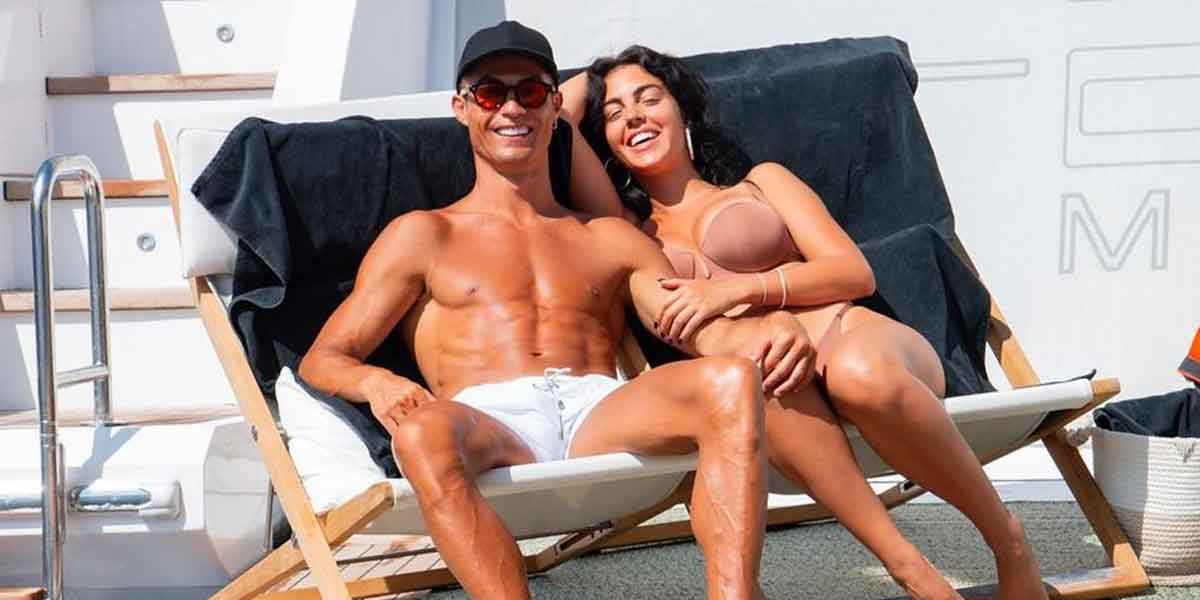 Las lujosas vacaciones de Cristiano Ronaldo y Georgina en Ibiza: un fabuloso yate con amigos 