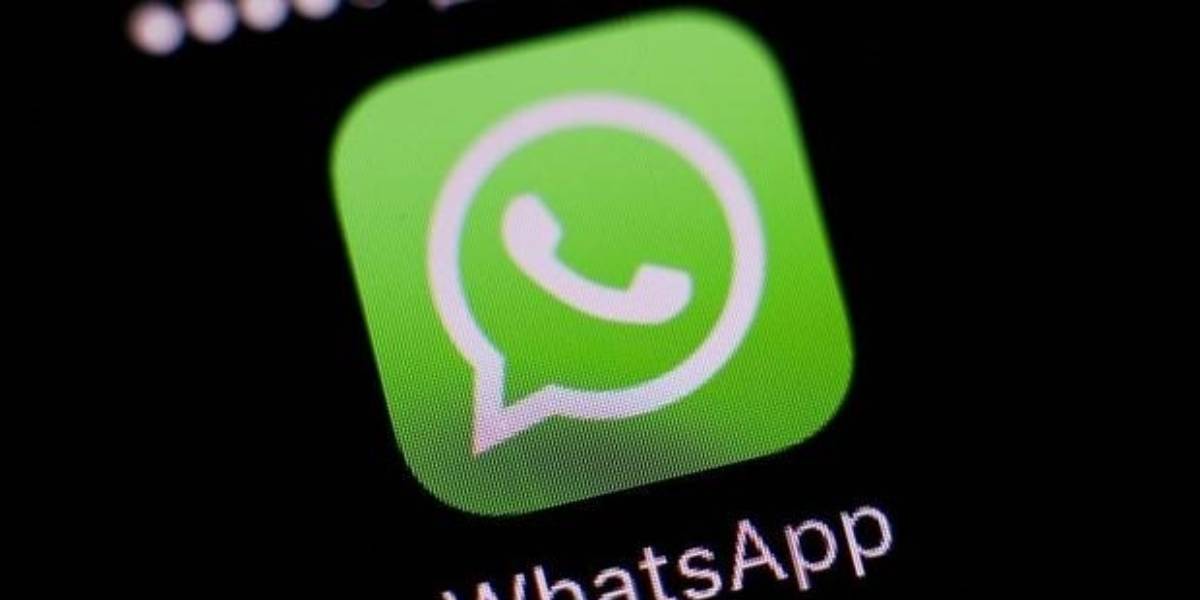 Whatsapp: qué significa usar el emoji de los ojos que mira al costado