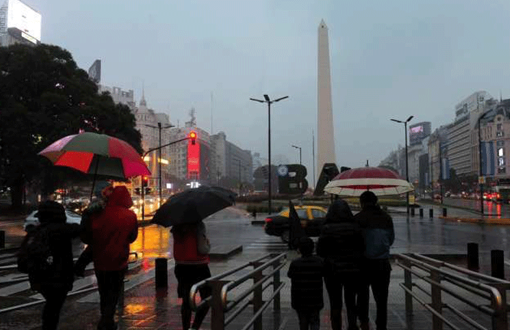 En Buenos Aires se esperan lluvias aisladas por la tarde y chaparrones durante la noche.