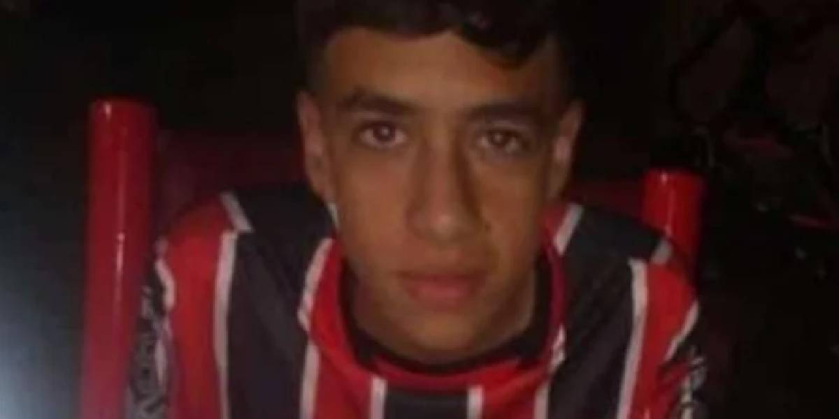 Conmoción en el fútbol argentino: tiene 15 años, sufrió un ACV durante un partido y se encuentra luchando por su vida