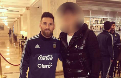 La perlita de Messi: se sacó una foto con otro jugador y no lo reconoció