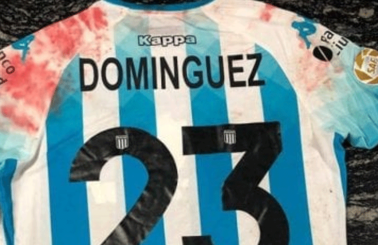 La camiseta de Nery Domínguez se volvió viral tras su lesión en el partido Racing- Independiente