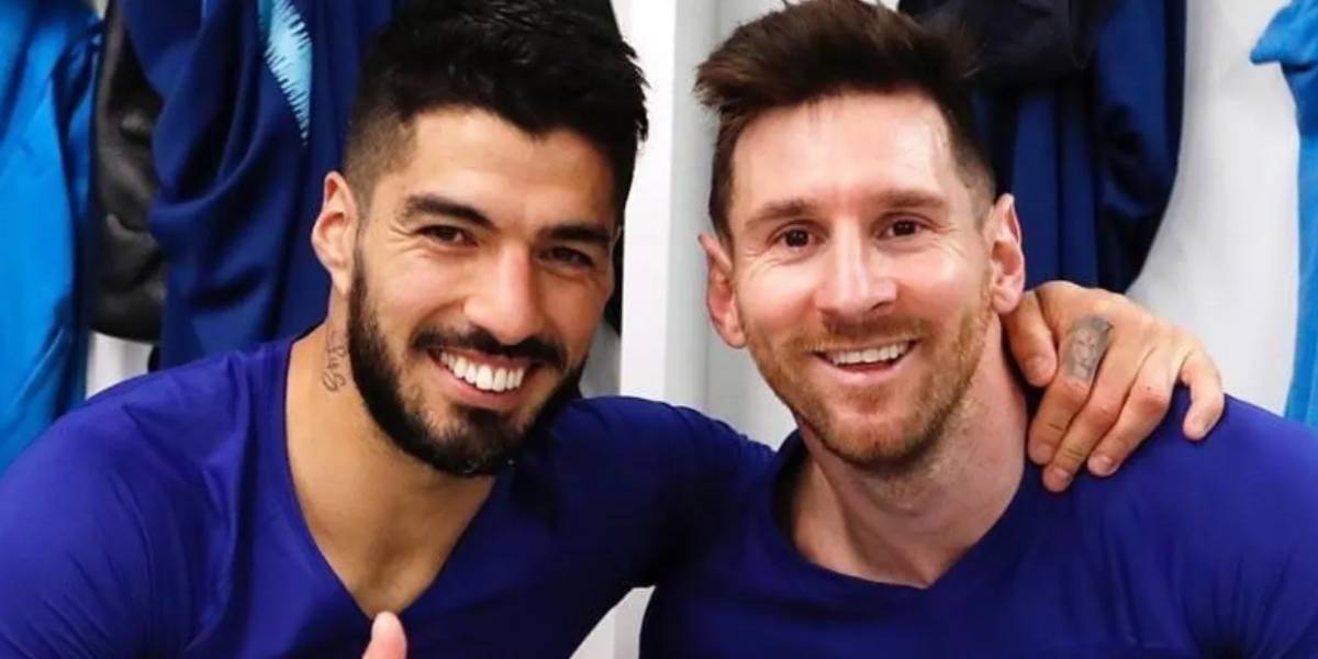 Luis Suárez le sacó una foto a Lionel Messi durmiendo y lo escrachó en las redes: “¿Tas con sueño, papi?”