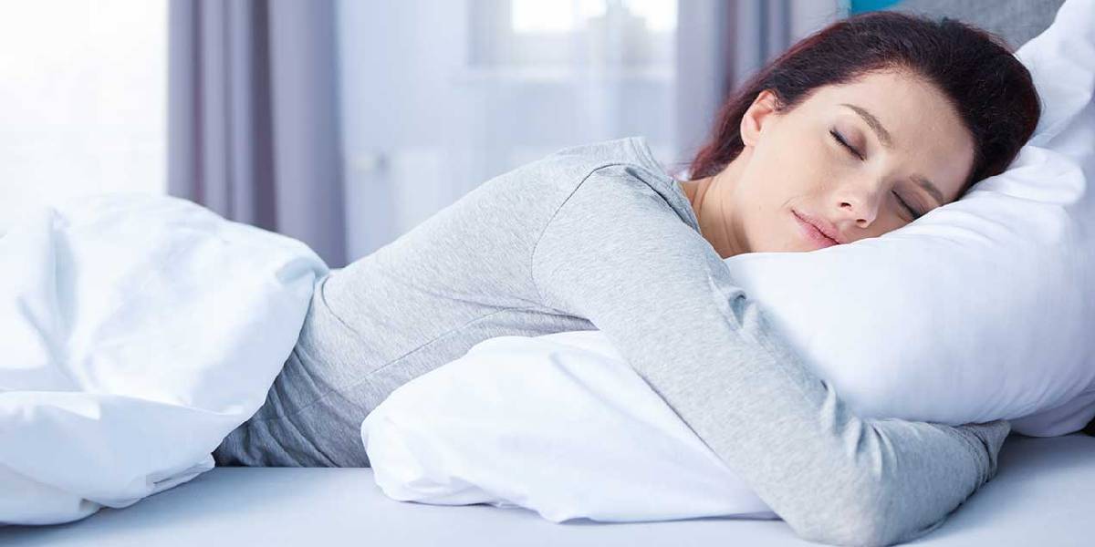 Dormir la siesta reduce el riesgo de ataques cardíacos: cuánto tiempo es el recomendado según un estudio