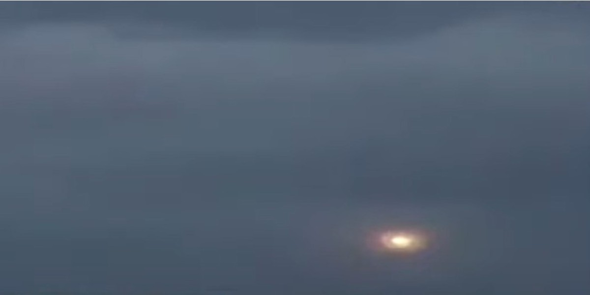 Las fuerzas aéreas de Rumania dispararon misiles contra un OVNI y todo quedó grabado