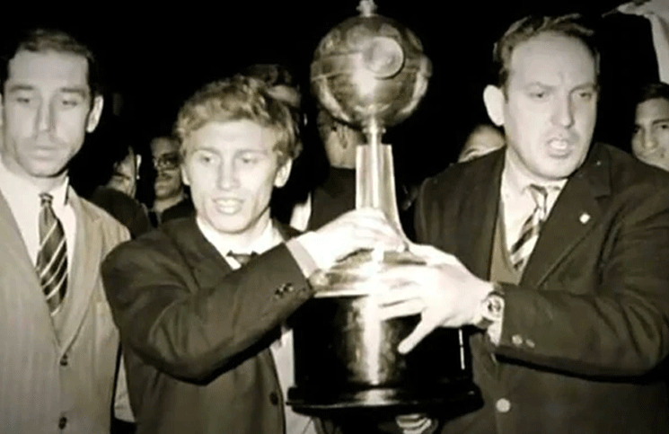 La carrera de Malbernat se coronó con el título mundial obtenido ante el Manchester United en 1968.