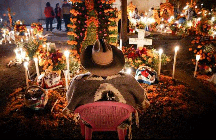 El Día de los Muertos se celebra en México el 1 y 2 de noviembre después de Halloween