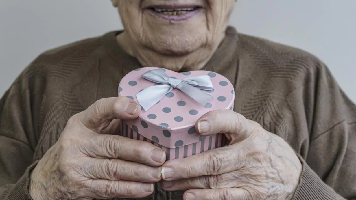 Emotivo festejo: cumplió 100 años y sopló las velitas al lado de su hermana de 108