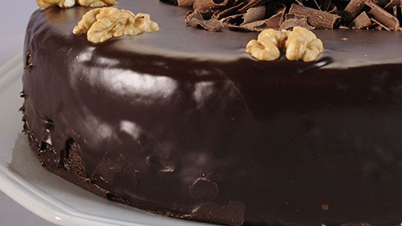 Cómo hacer una torta Selva Negra: una bomba de sabor (y más fácil de lo que  uno cree) | Mia FM