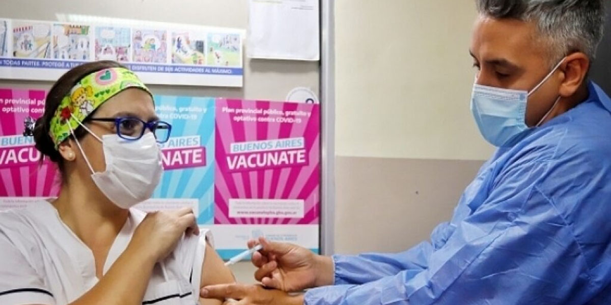 Un estudio aseguró que los vacunados contagian menos el coronavirus que los no inoculados