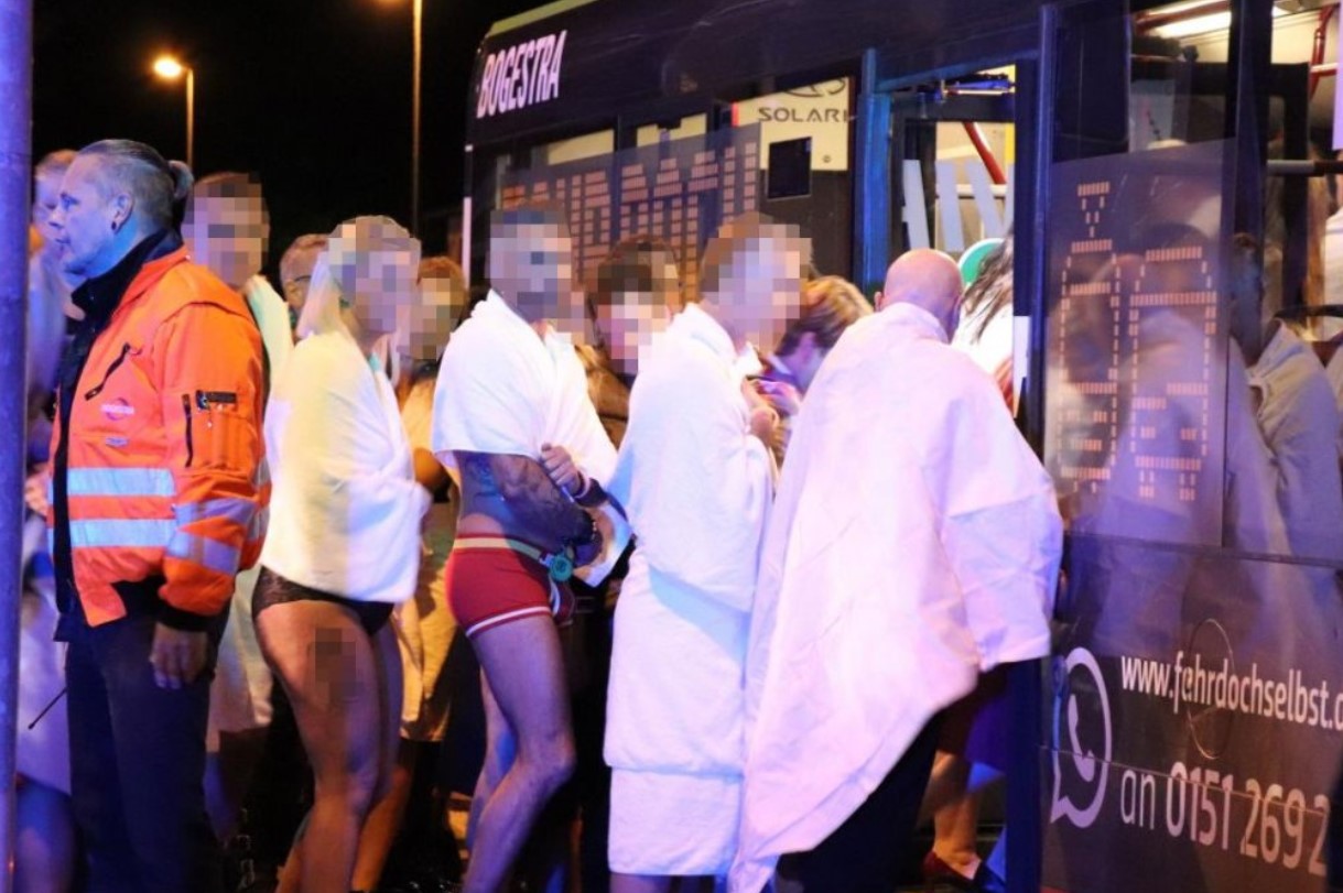 Debieron evacuar un club swinger con más de 300 personas en plena fiesta sexual Radio Mitre pic