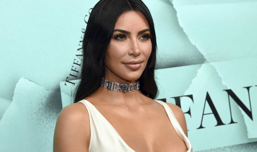 Kim Kardashian se puso un outfit con un mensaje bíblico y le llovieron las críticas