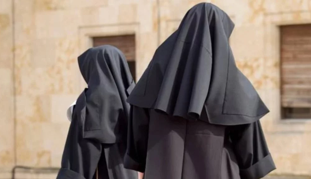 Una Madre Superiora sufrió una “crisis vocacional”, se enamoró y ahora quieren cerrar el convento