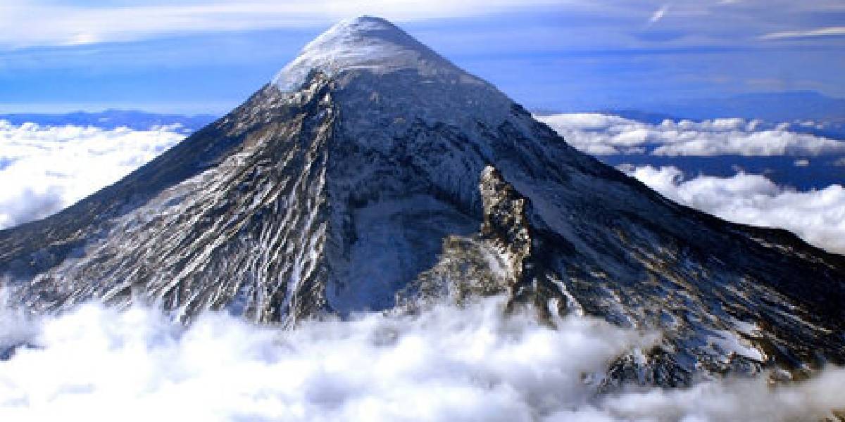 El Gobierno declaró “sitio sagrado mapuche” al volcán Lanín y desató un fuerte repudio: “Una imbecilidad”
