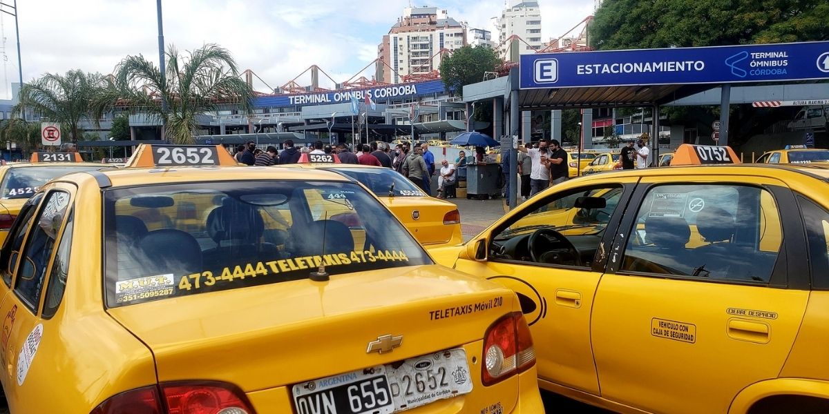 Córdoba: tras la protesta de taxistas, la Municipalidad confirmó que se sortearán nuevas licencias