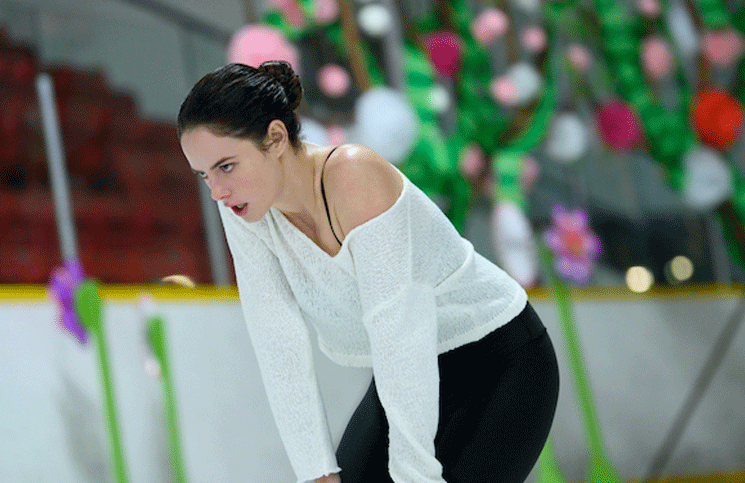 Netflix cancelaron la serie 'Spinning out', la historia de amor de una patinadora