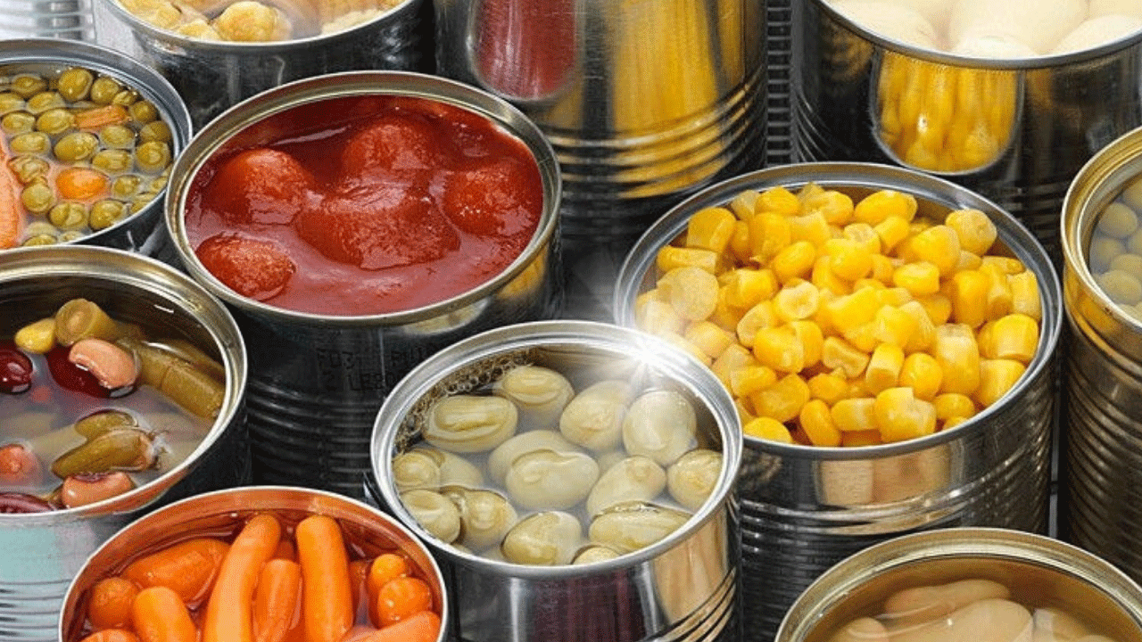 El peligro de abusar de la comida en lata (conservas) y cómo disminuirlo