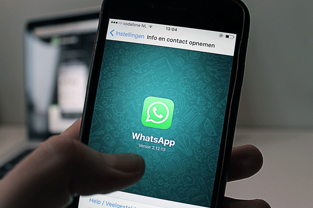 Atención: el nuevo "modo oscuro" de Whatsapp puede esconder un virus