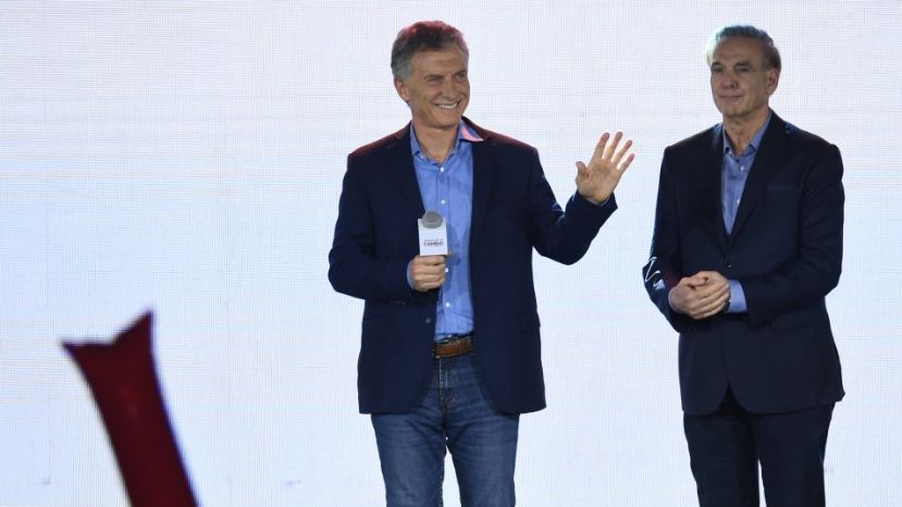 Mauricio Macri reconoció la derrota y lo invitó a desayunar a Alberto Fernández para negociar la transición