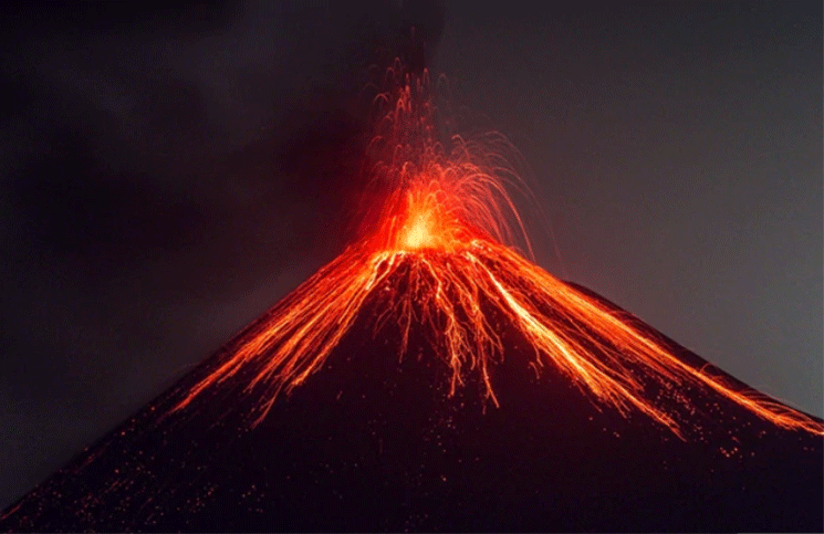 El volcán que en 2008 desató un peligroso tsunami volvió a entrar en erupción