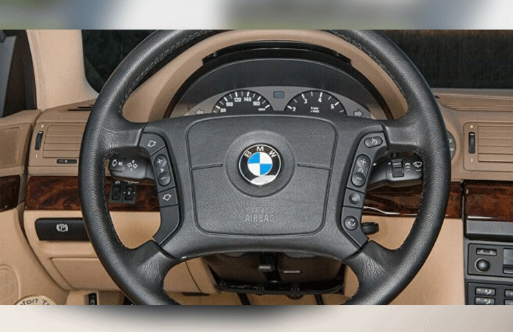 Subastan un lujoso BMW conservado en una 'cápsula de tiempo' hace dos décadas
