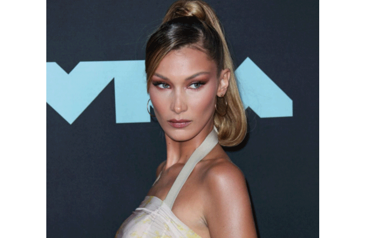 Bella Hadid lució la colita perfecta con volumen 