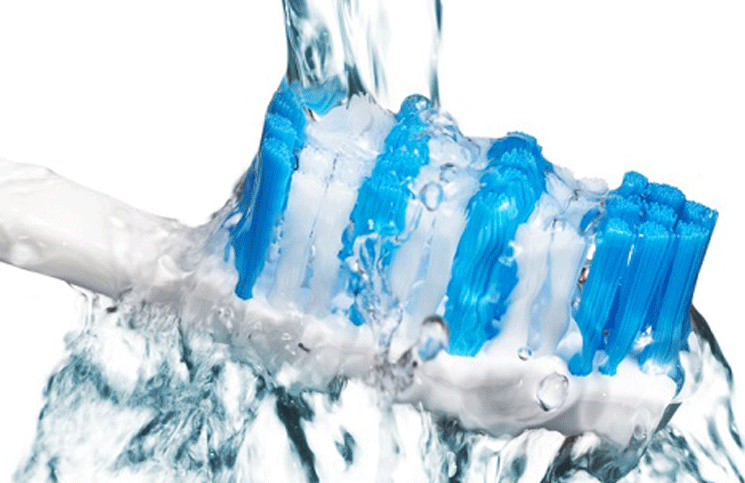 Los 3 consejos para mantener el cepillo de dientes desinfectado