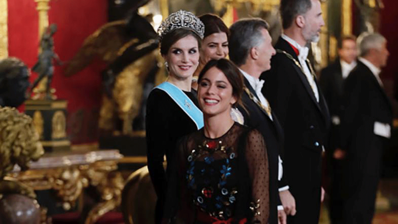 El look estilo princesa de Tini Stoessel para la gala con los reyes de España