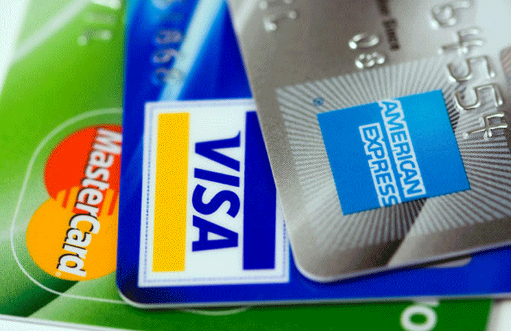 Cada vez más gente usa tarjetas de crédito